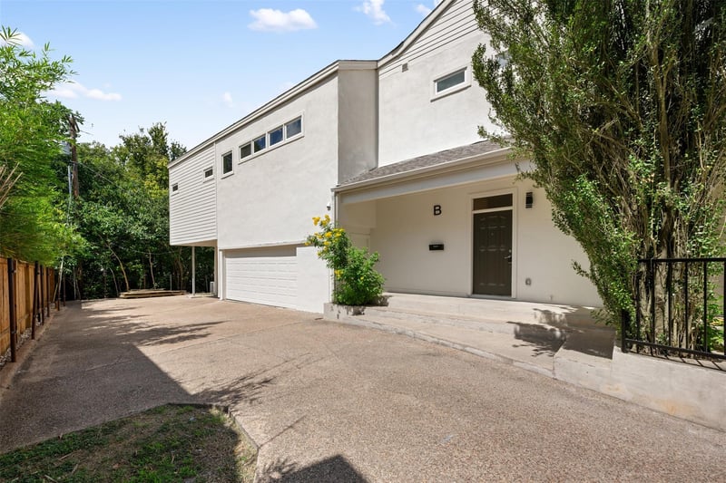 Virtual tour of 2005 Tower DR Unit #B