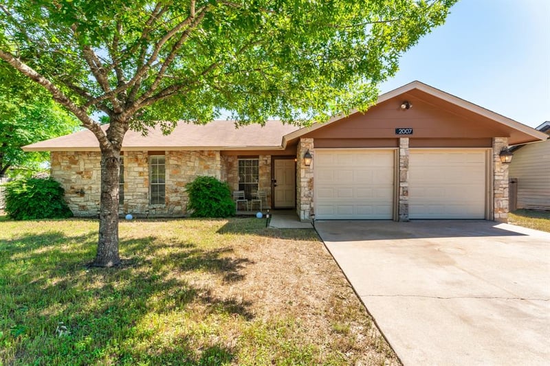 Virtual tour of 2007 Carriage Park Ln