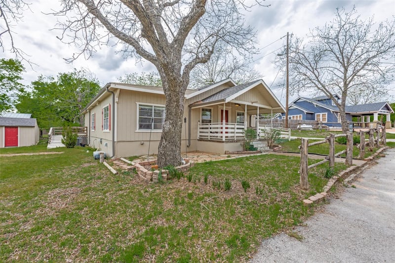 Virtual tour of 201 Church Hill LN