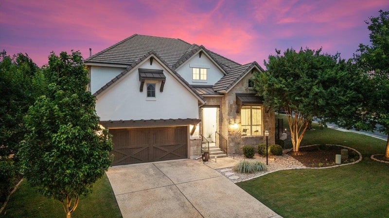 Virtual tour of 201 Maxwell WAY