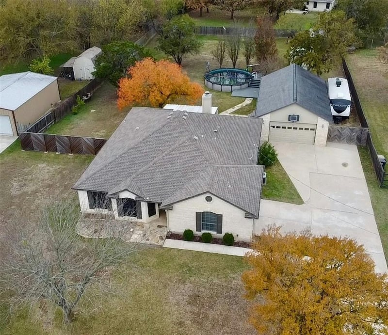 Virtual tour of 201 Millington Ln
