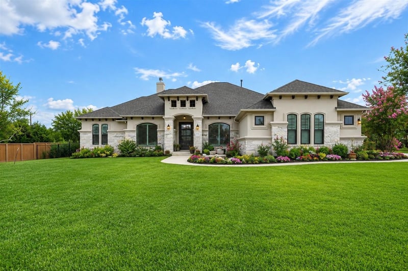 Virtual tour of 201 Miranda WAY