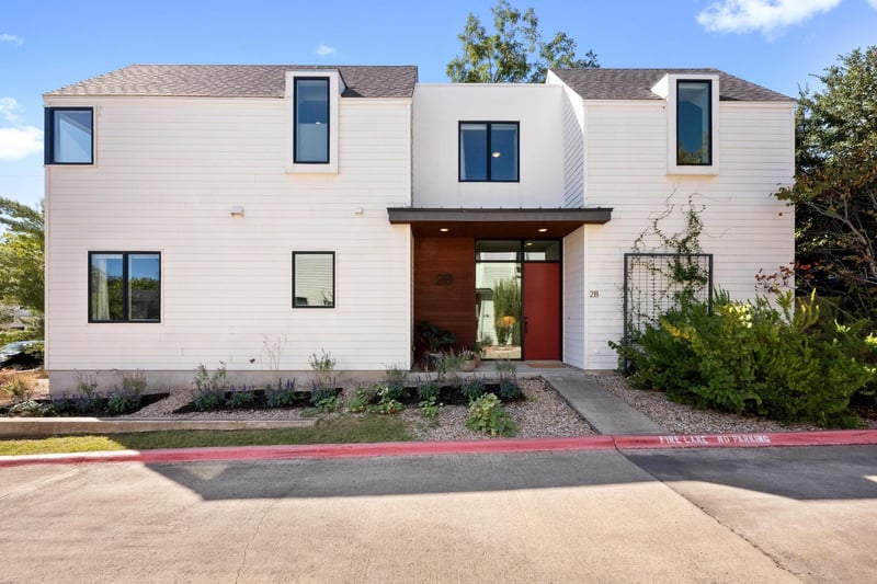 Virtual tour of 2010 Goodrich Ave Unit #2B