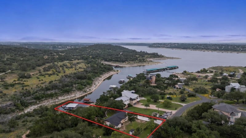 Virtual tour of 20100 Siesta Shores DR