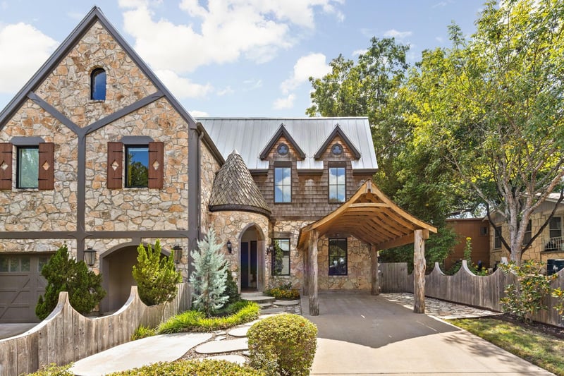 Virtual tour of 2015 Ashby Ave Unit #B