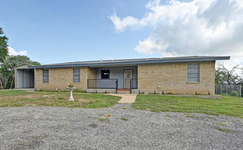 Virtual tour of 2018 Chaparral Park Rd