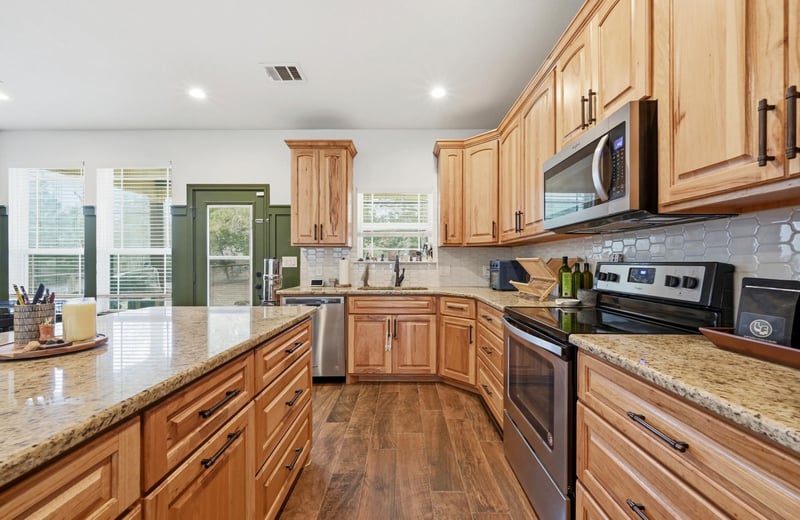 Virtual tour of 202 Cedar Hills DR