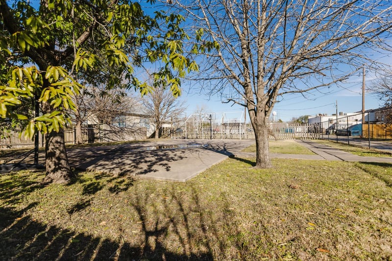 Virtual tour of 202 Main St