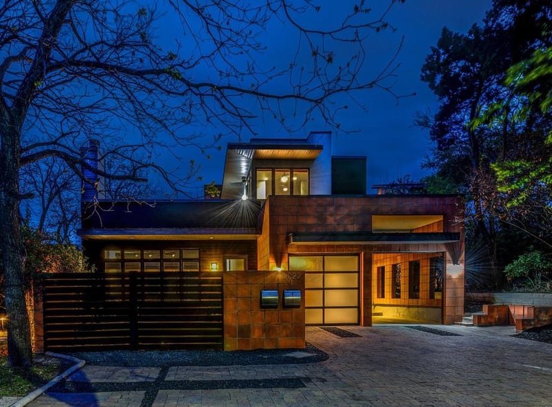 Virtual tour of 2022 Travis Heights BLVD