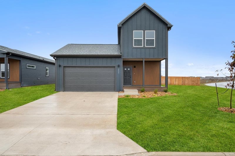 Virtual tour of 2025 Applewood DR