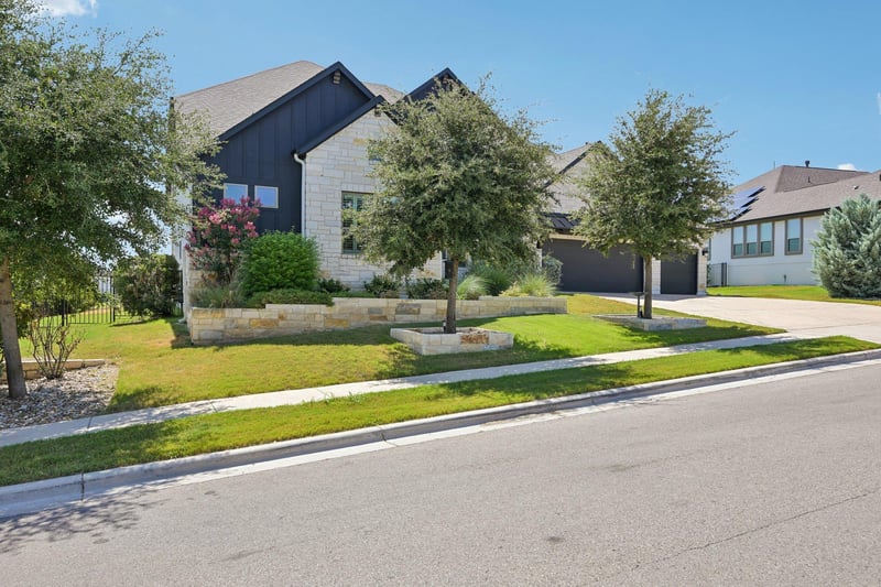 Virtual tour of 2029 Murano LN
