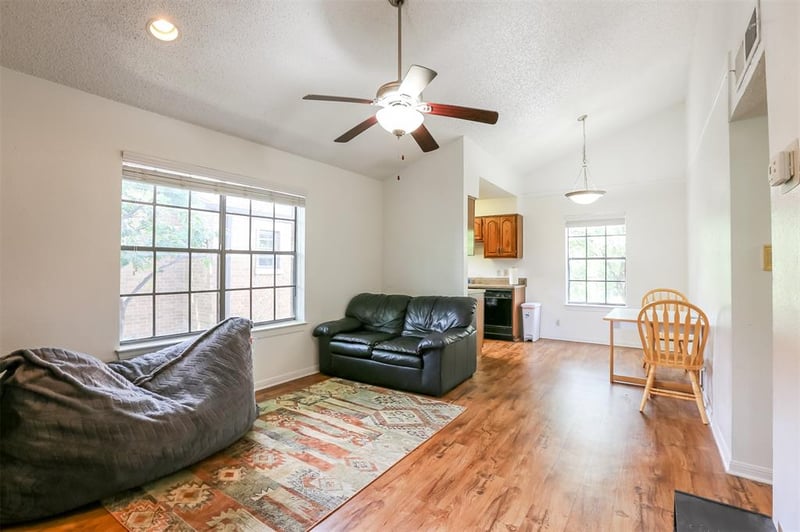 Virtual tour of 203 E 31st St Unit #301