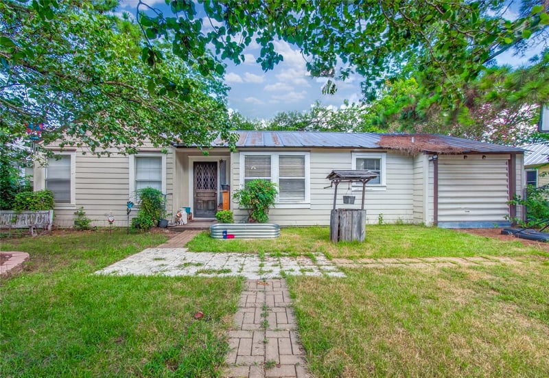 Virtual tour of 203 Hudgins ST