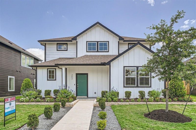 Virtual tour of 203 Pinkerton Dr
