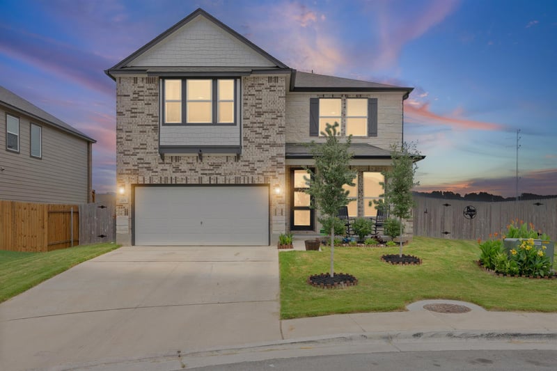 Virtual tour of 203 Teller Dr