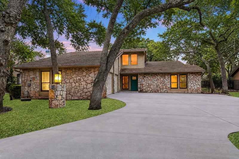 Virtual tour of 204 Blue Ground