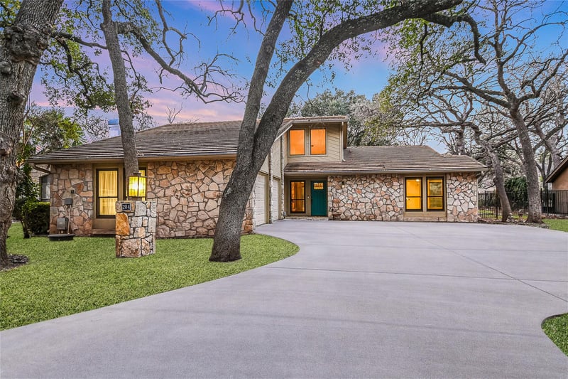 Virtual tour of 204 Blue Ground