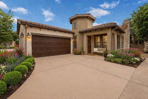 Virtual tour of 204 Delfino Cir