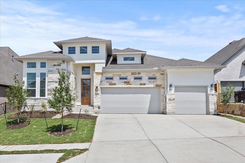 Virtual tour of 204 Firethorn CV