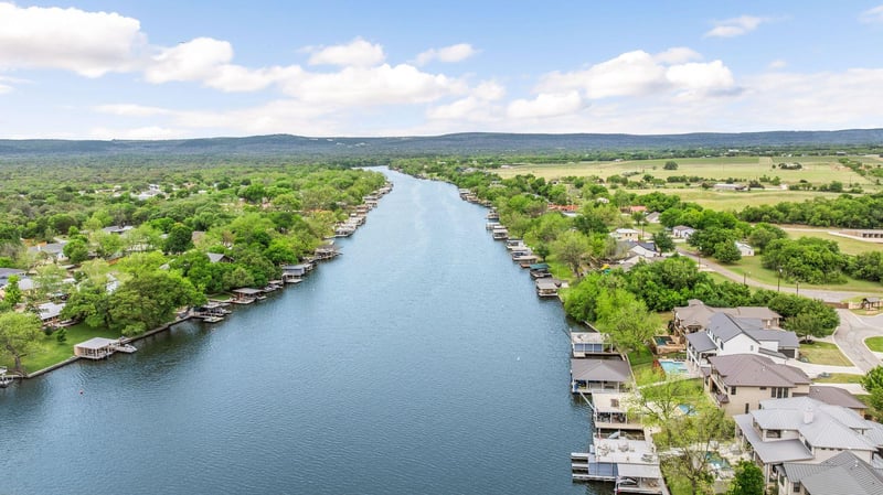 Virtual tour of 204 Hannahs Way