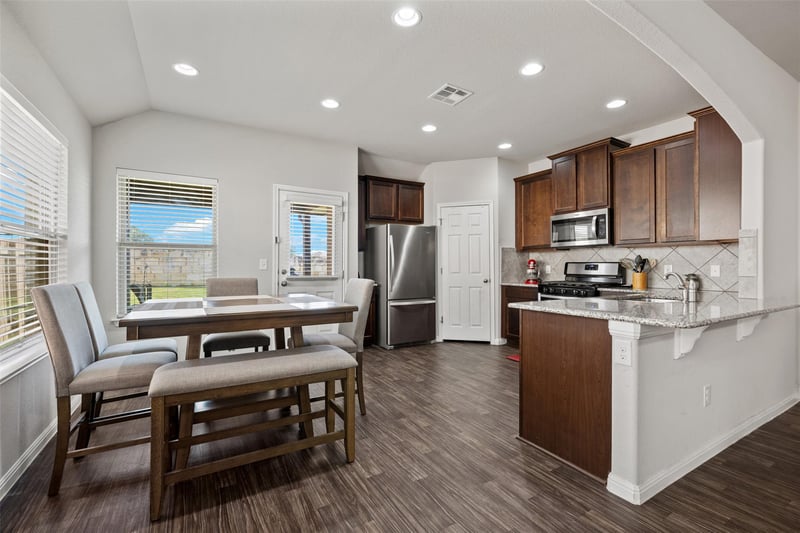 Virtual tour of 204 Lambert St