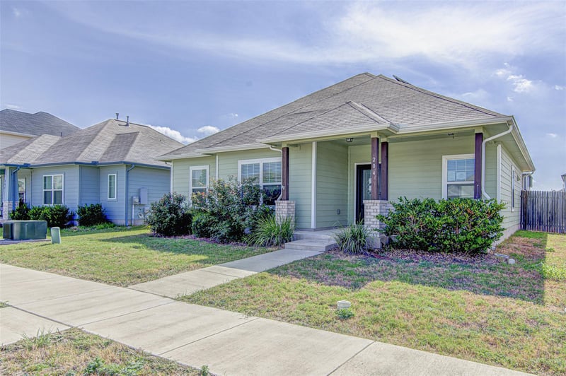 Virtual tour of 204 Oldbridge DR