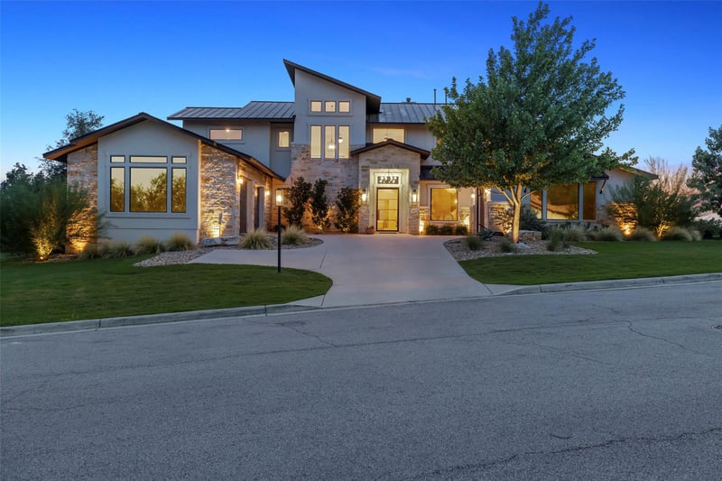 Virtual tour of 204 Ringtail Stream Dr