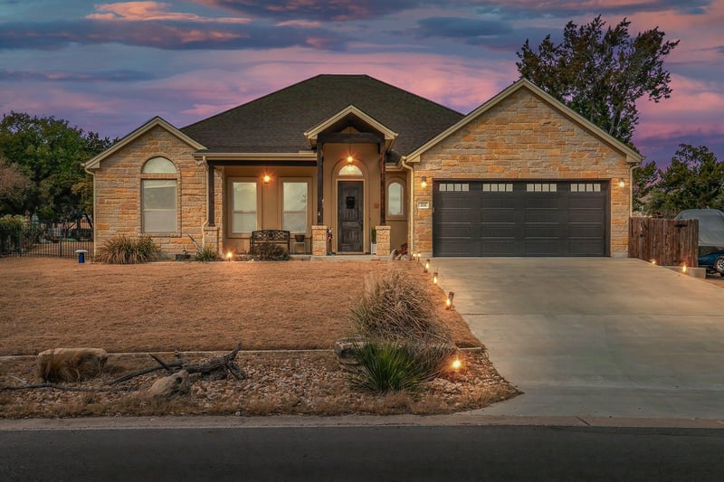 Virtual tour of 204 S Venture Blvd