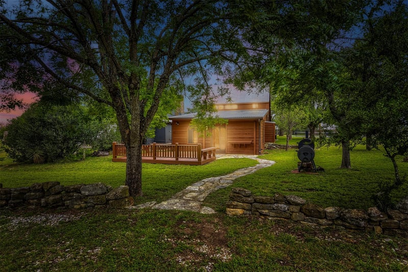 Virtual tour of 204 Topspin DR