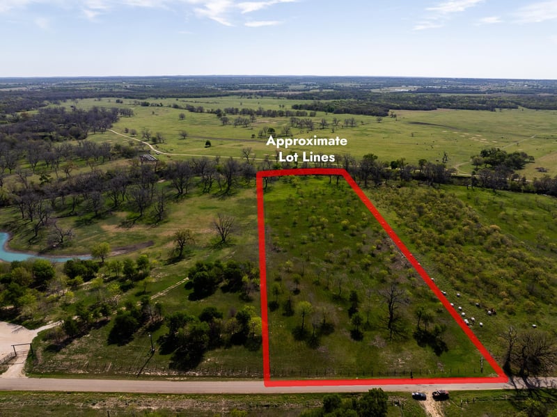 Virtual tour of 2041 County Road 429