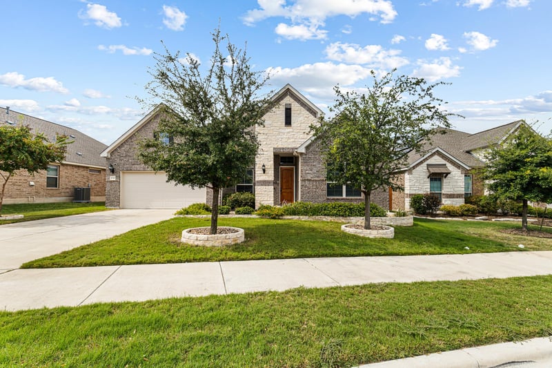 Virtual tour of 2041  Waterfall Ave