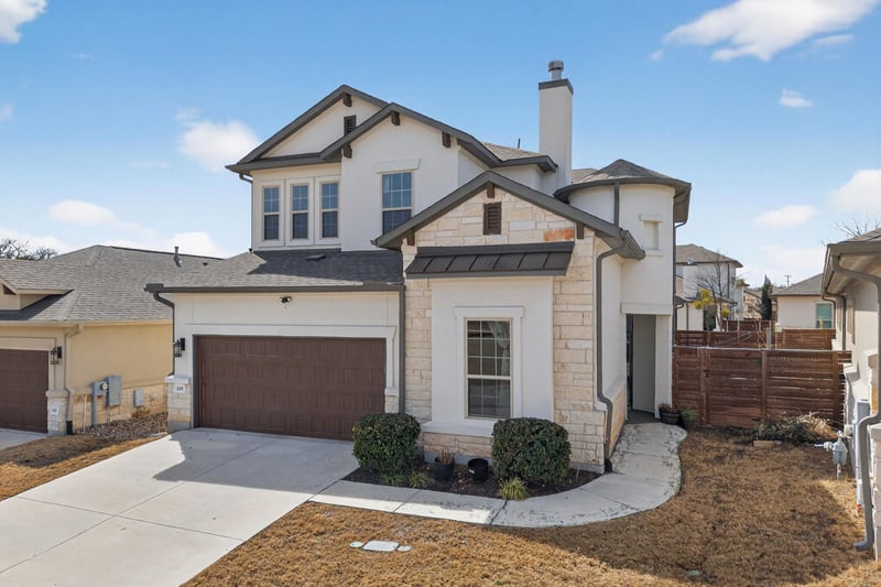 Virtual tour of 205 Clubhouse DR Unit #G