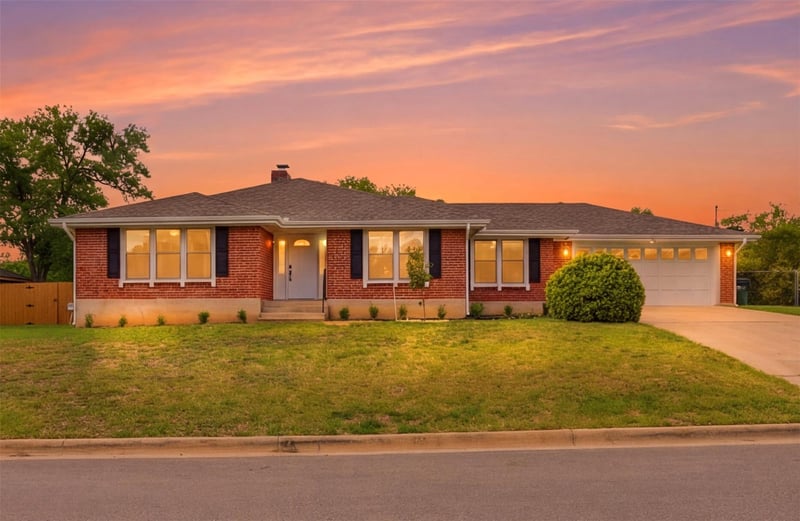 Virtual tour of 205 Sunshine Dr