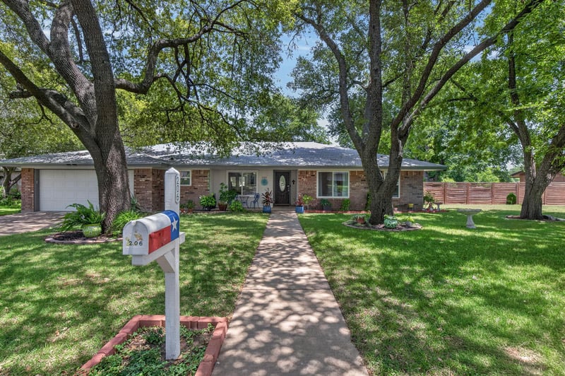 Virtual tour of 206 Corder LN