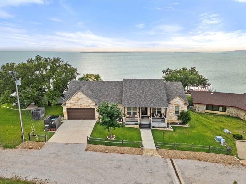 Virtual tour of 207 Emeralds DR