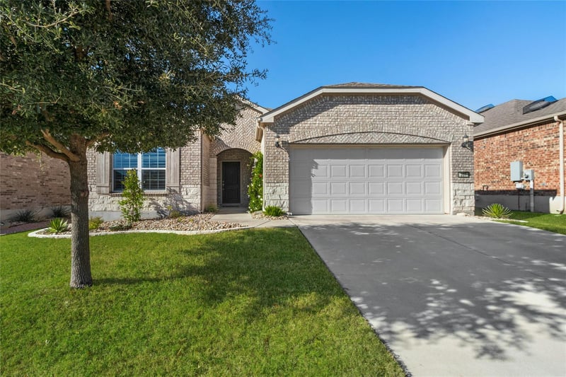 Virtual tour of 207 Longview Ln