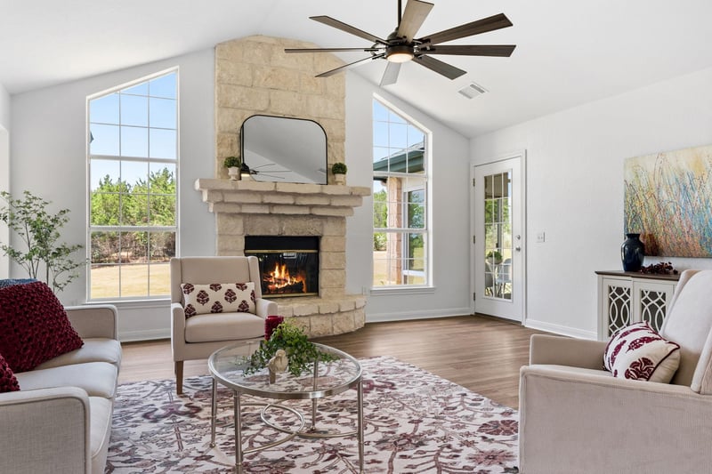 Virtual tour of 207 Meadow Oaks DR