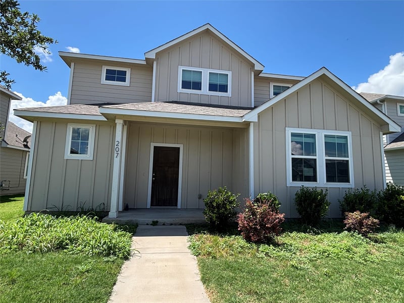 Virtual tour of 207 Whisper Rill DR