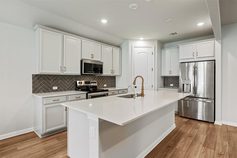 Virtual tour of 208 Golden Gate Ln