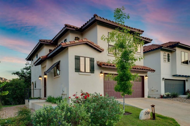 Virtual tour of 208 Honey Creek CT