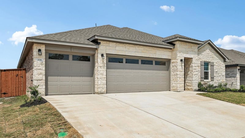 Virtual tour of 208 Rivers Edge DR