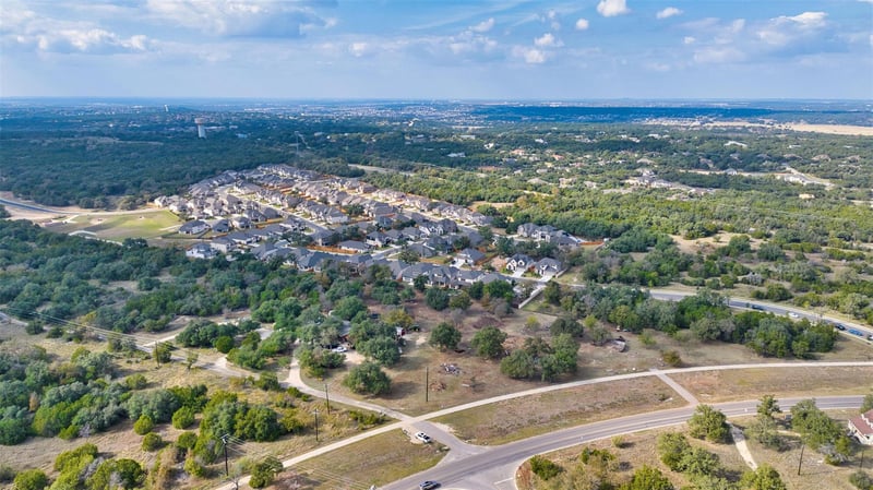 Virtual tour of 208 Whisper LN