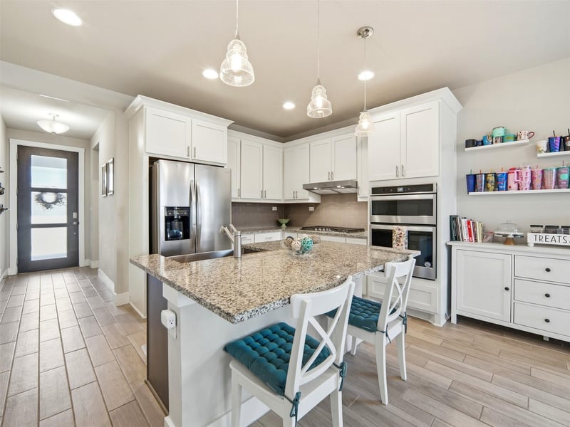 Virtual tour of 208 Winding Hollow LN