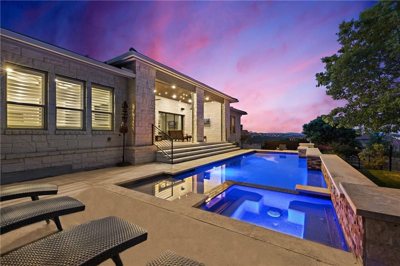 Virtual tour of 209 Bisset CT