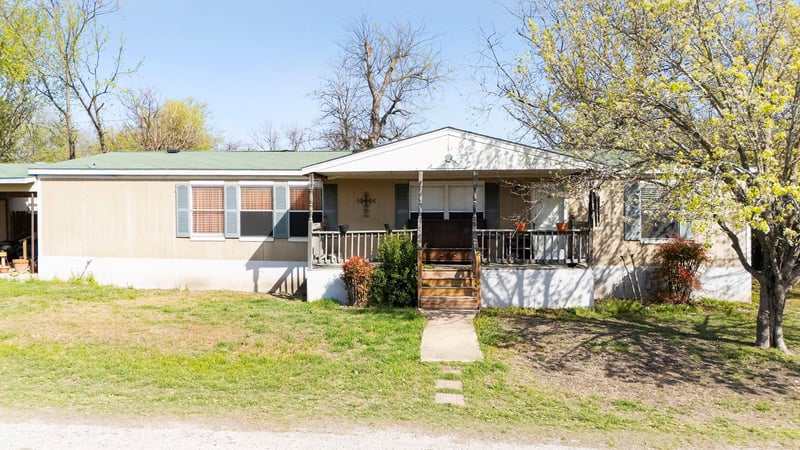 Virtual tour of 209 E Sheldon Ave