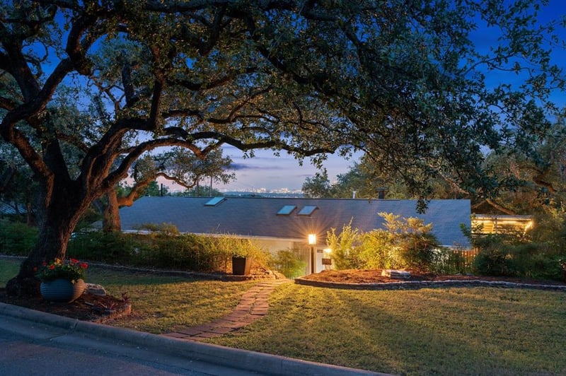 Virtual tour of 209 McConnell DR