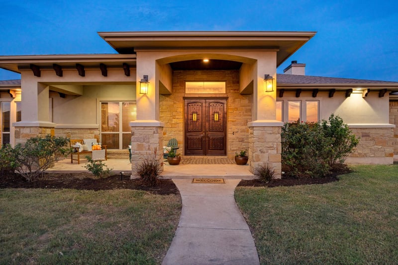 Virtual tour of 209 Stonehouse Dr