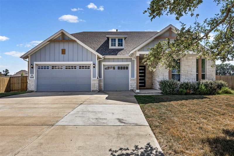 Virtual tour of 209 Tumbling Creek Run