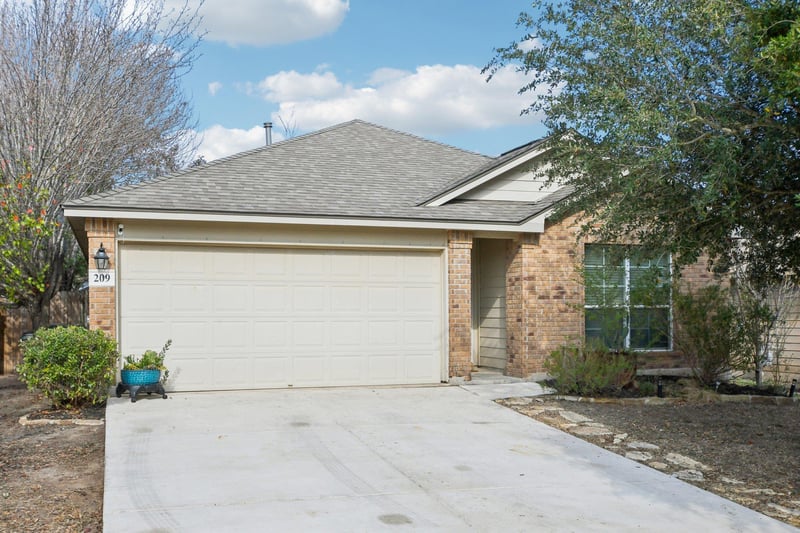 Virtual tour of 209 Wisteria Way