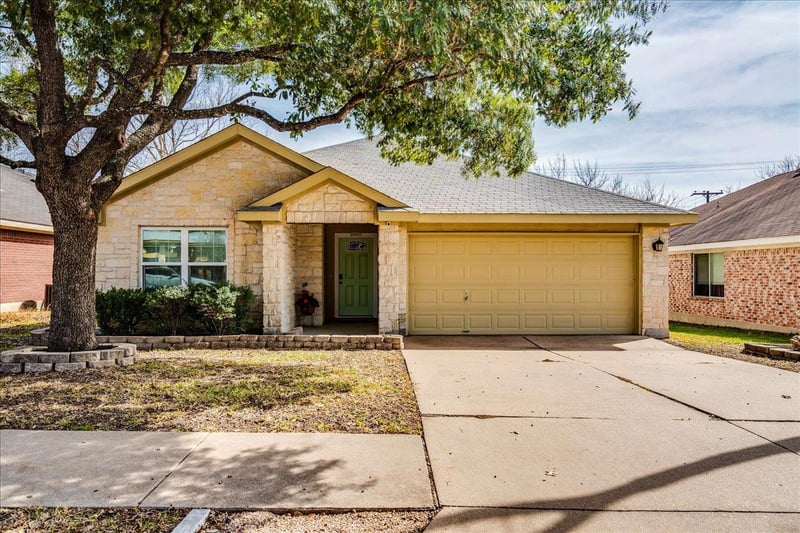 Virtual tour of 20907 S Gelding Ln